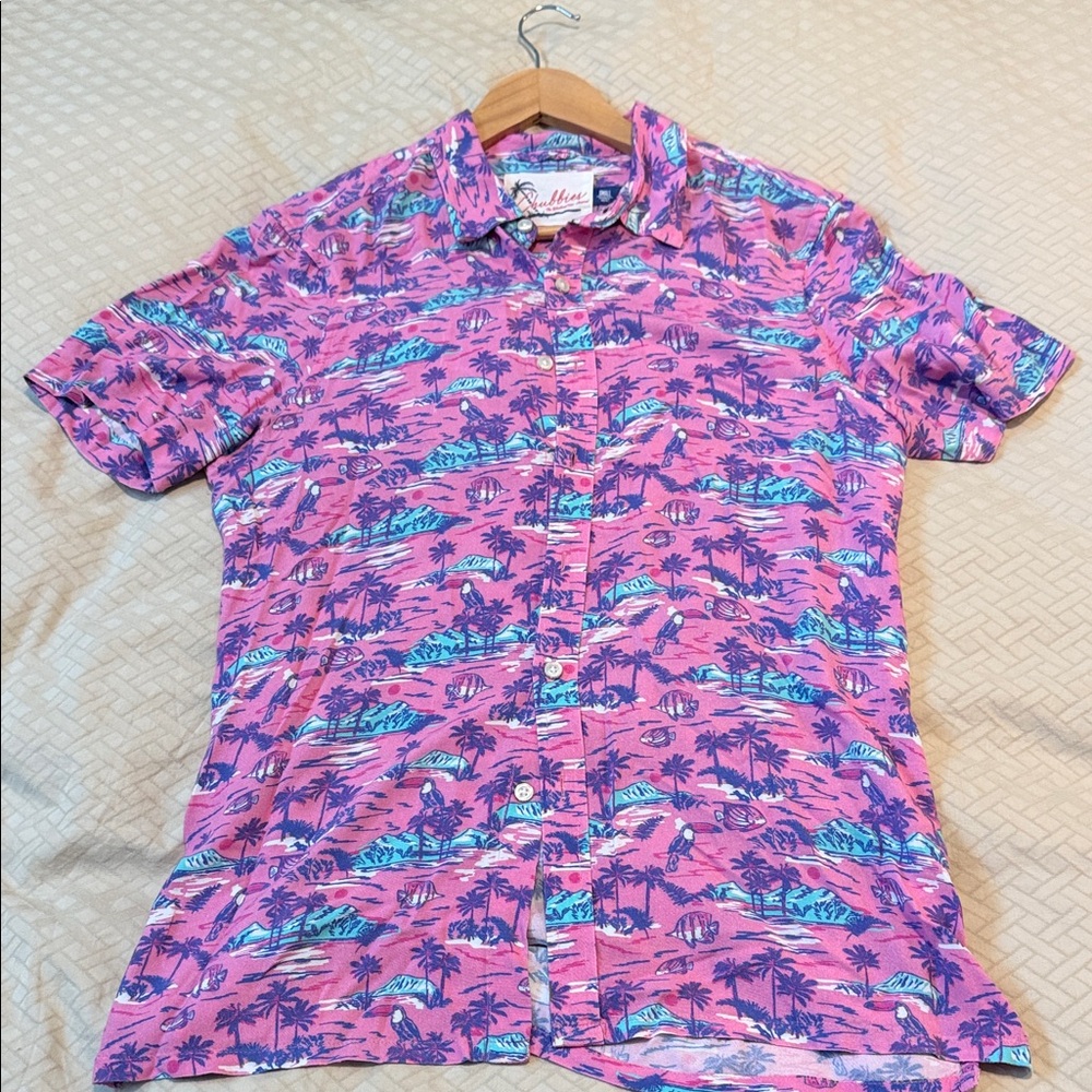 Chubbies The Friday Shirt Pink Tropical Island Landscape & Fish Print - Small